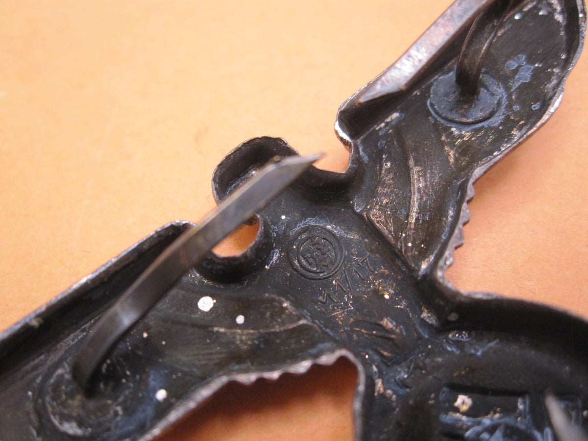 H.W.  -  -     Mützenadler silbernes Mützenabzeichen für Schirmmütze Hitlerjugend Führer