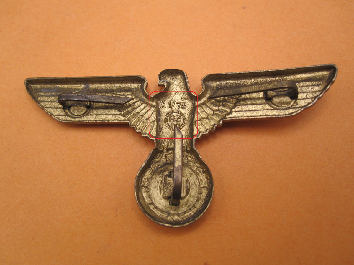 H.W.  -    -     Mützenadler Goldenes Mützenabzeichen für Schirmmütze der Partei ,  politischer Leiter NEUE FORM