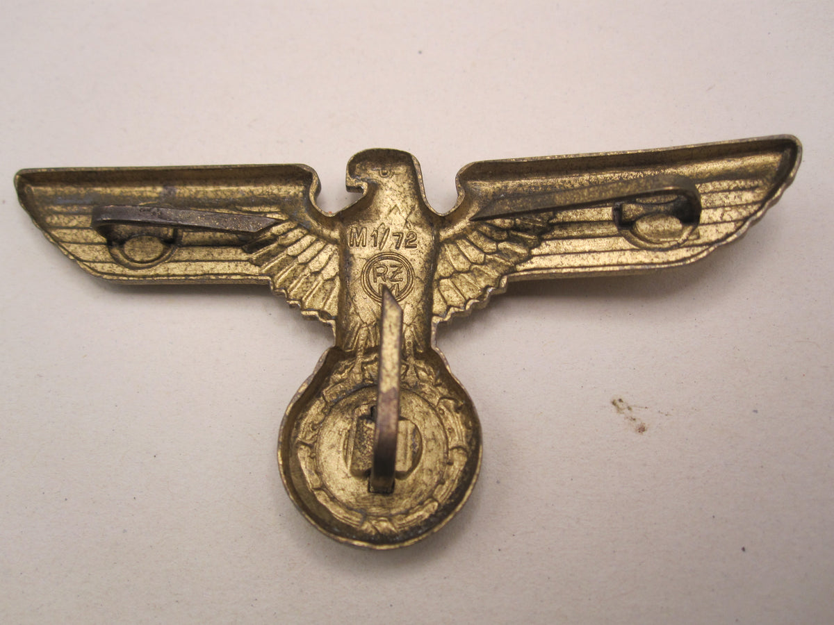 H.W.  -    -     Mützenadler Goldenes Mützenabzeichen für Schirmmütze der Partei ,  politischer Leiter NEUE FORM