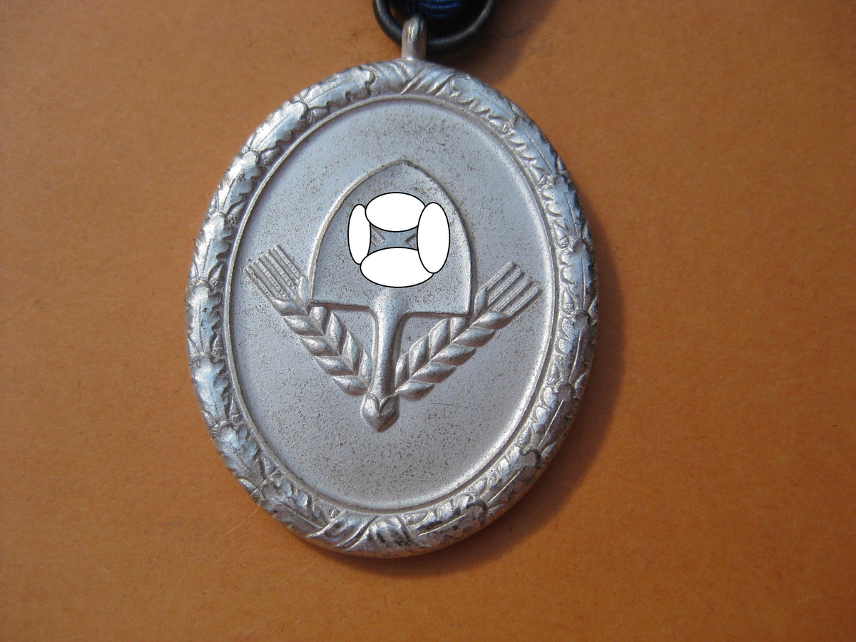 H.W.     -  -   Reichsarbeitsdienst Dienstauszeichnung für 12 Dienstjahre 3. Stufe für Männer in Silber Mint Condition