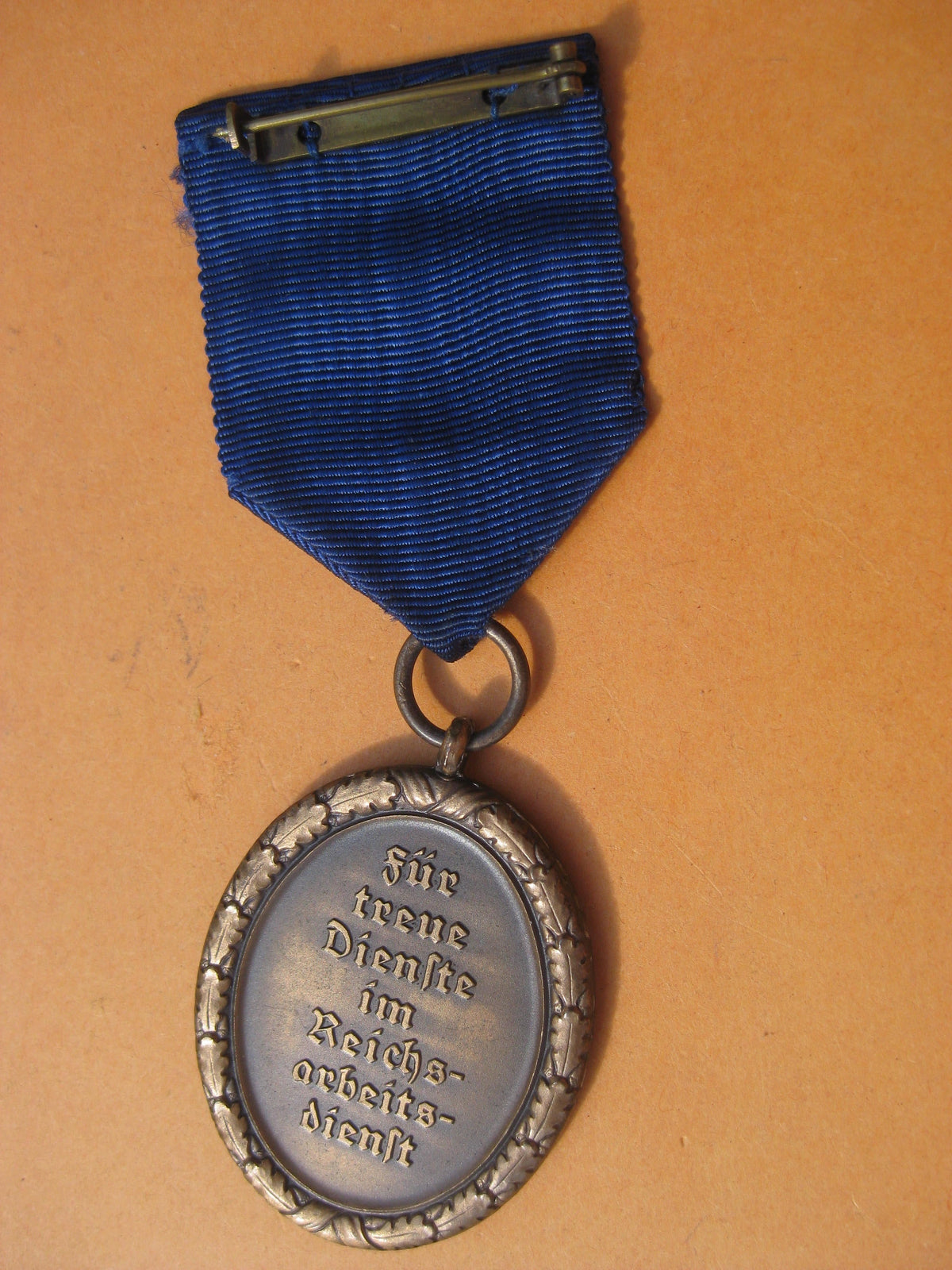 H.W.        Reichsarbeitsdienst Dienstauszeichnung für 4 Dienstjahre 4. Stufe für Männer in Bronze Mint Condition