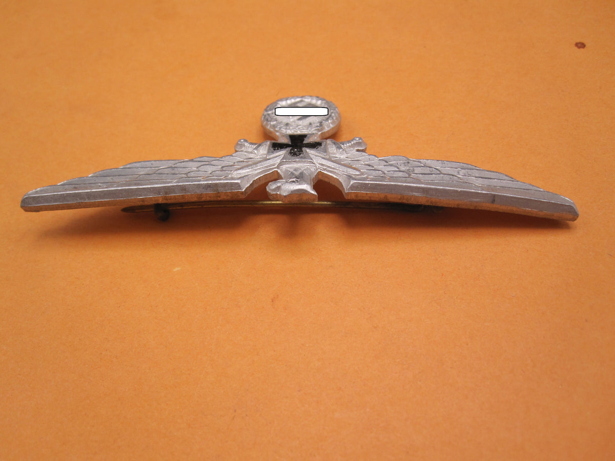 H.W.  -   -  Brustadler zur Uniform des NS- Kriegerbund (DRKB)