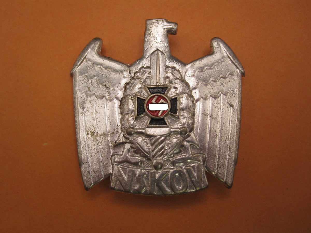 H.W.  -   -   Mützenadler zur Schirmmütze des Kriegerbund (NSKOV) 3.Reich Hoheitsadler  Mint Condition)
