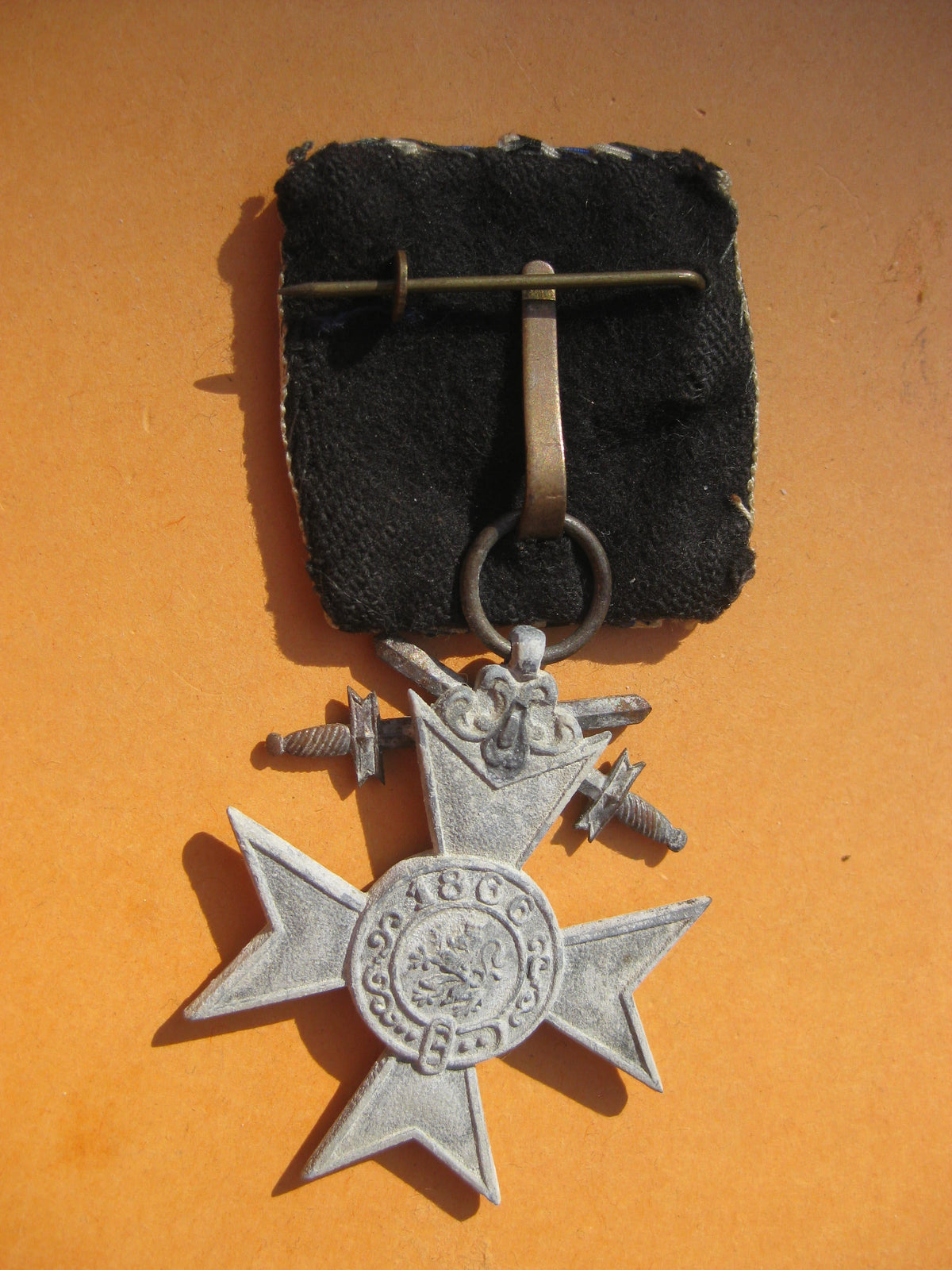 H.W.     BAYERN Königreich bayrisches Militärverdienstkreuz 3.Klasse mit Schwertern (MVK) 1913-1918 aus KRIEGSMETALL