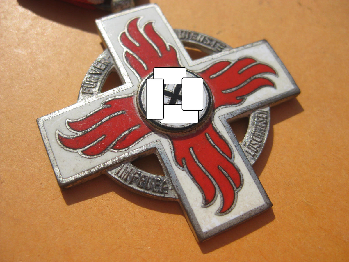 H.W.             Reichsfeuerwehr Ehrenzeichen 2.Klasse in Verleihungstüte