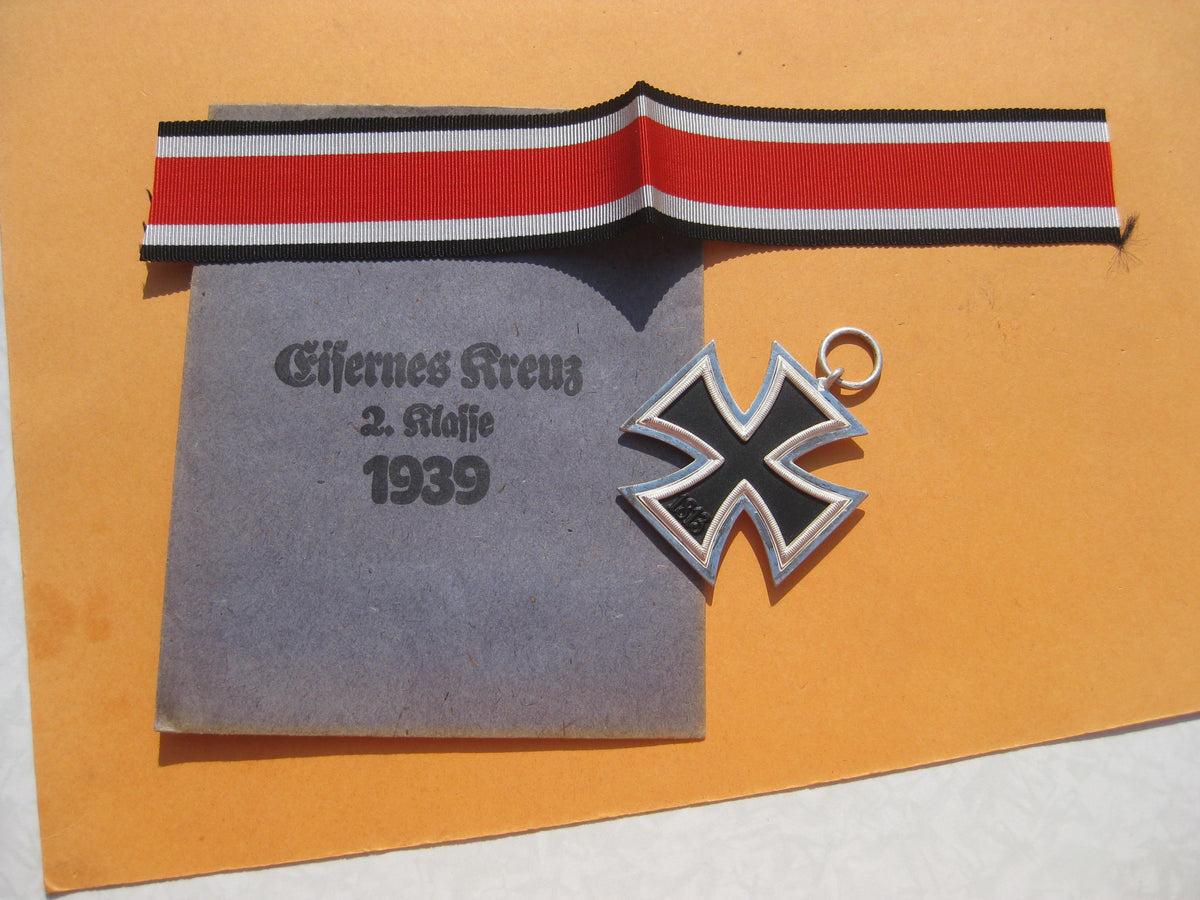 H.W. Eisernes Kreuz 2.Klasse 1939 in Verleihungstüte (EK2/39) Hersteller: Carl Forster &amp; Graf EXTREM SELTEN !! MINT CONDITION
