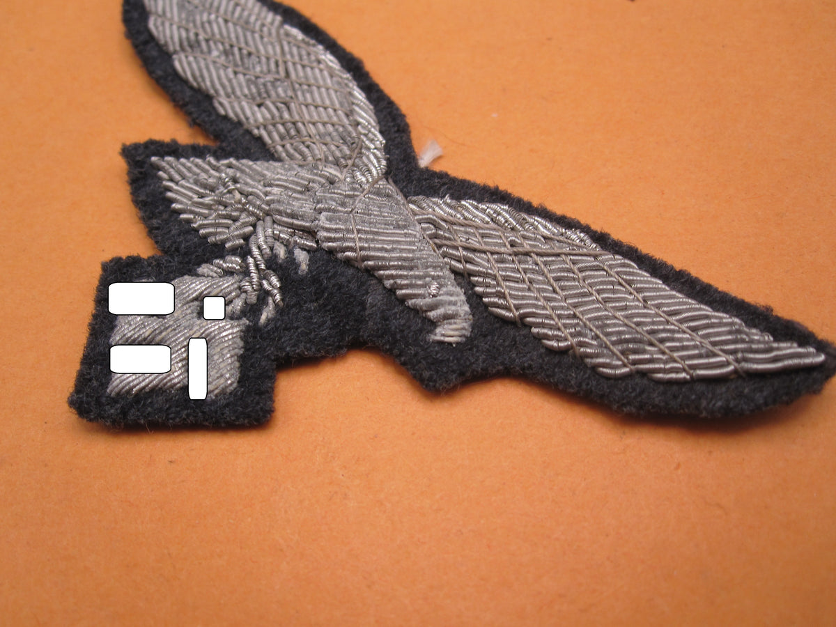 H.W.  -   -  Mützenadler / Brustadler der deutschen Luftwaffe