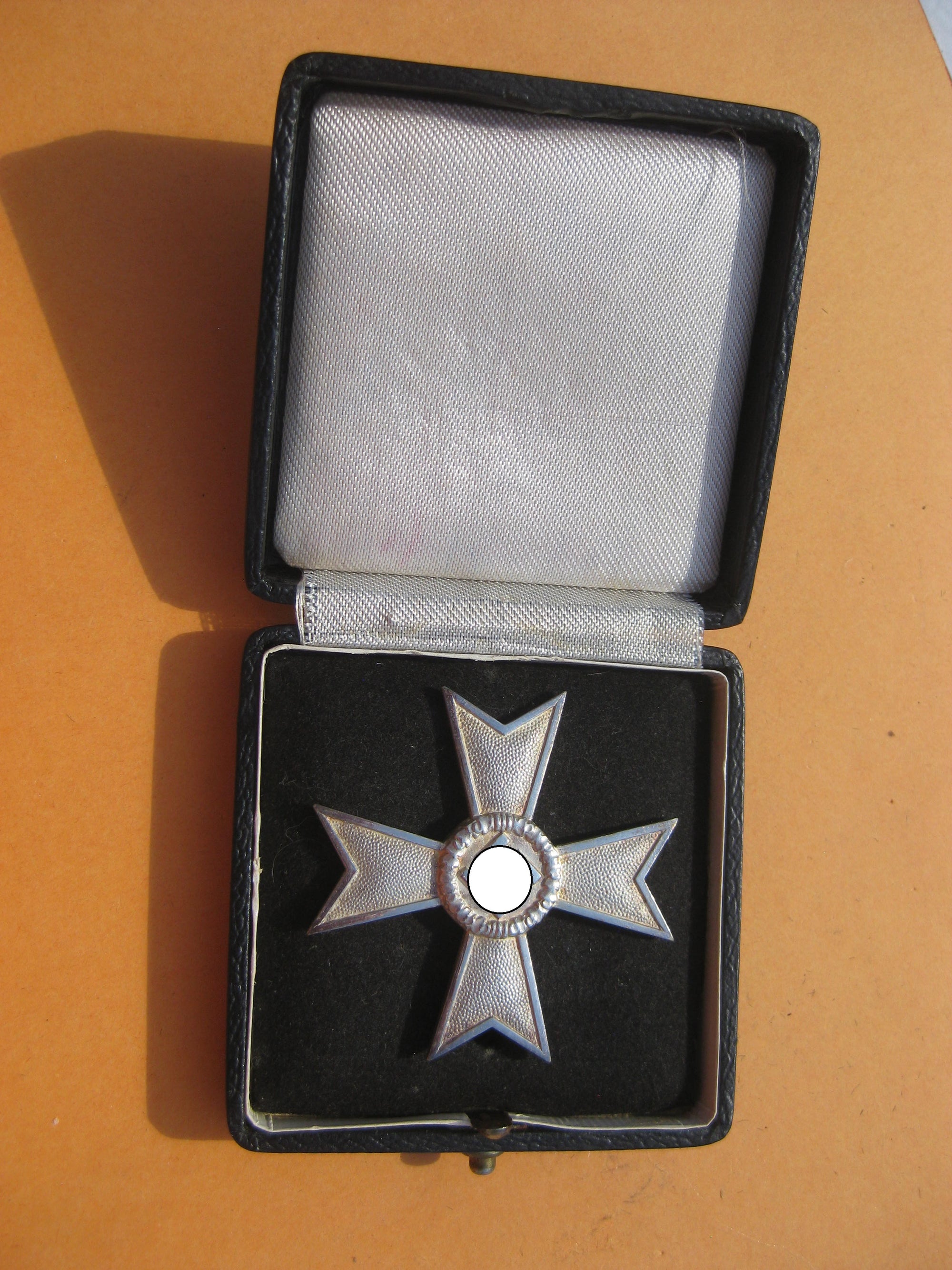 H.W. Kriegsverdienstkreuz 1.Klasse OHNE Schwerter im Verleihungsetui (KVK1/39) Mint Condition