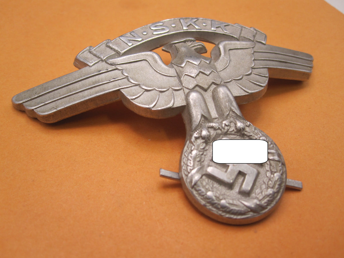 H.W.  -  -  Großes Helmabzeichen für den Sturzhelm des NSKK