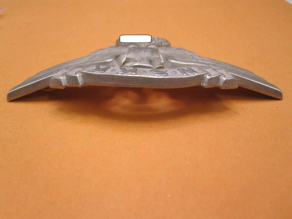 H.W.  -  -  Großes Helmabzeichen für den Sturzhelm des NSKK