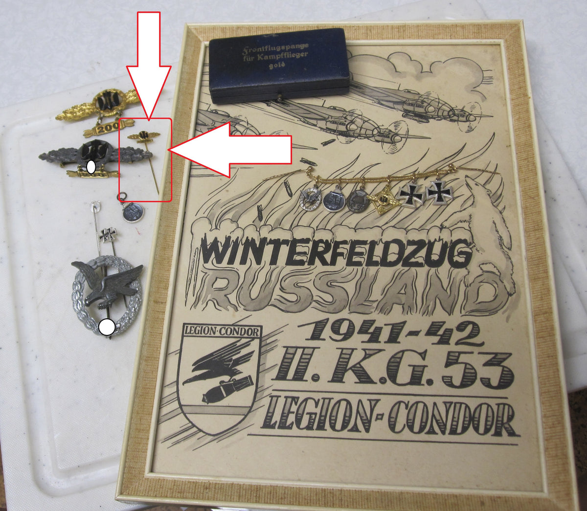 Miniatur Frontflugspange für Kampfflieger in GOLD mit Einsatzzahl 300