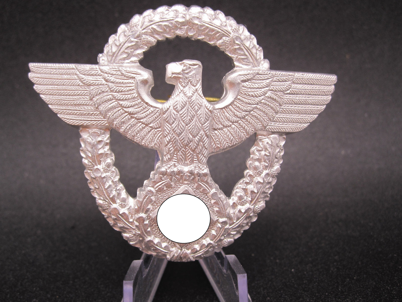 H.W.  -  -  Polizei / Feuerwehr Mützenabzeichen 2.Form