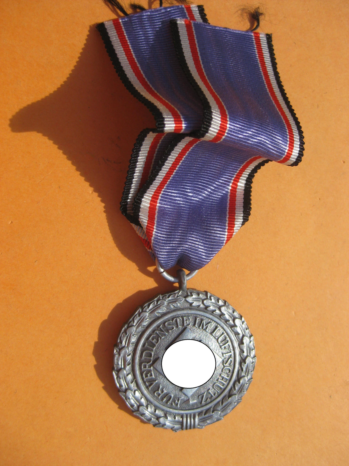 Luftschutz Ehrenzeichen 2.Stufe Medaille von 1938     H.W.