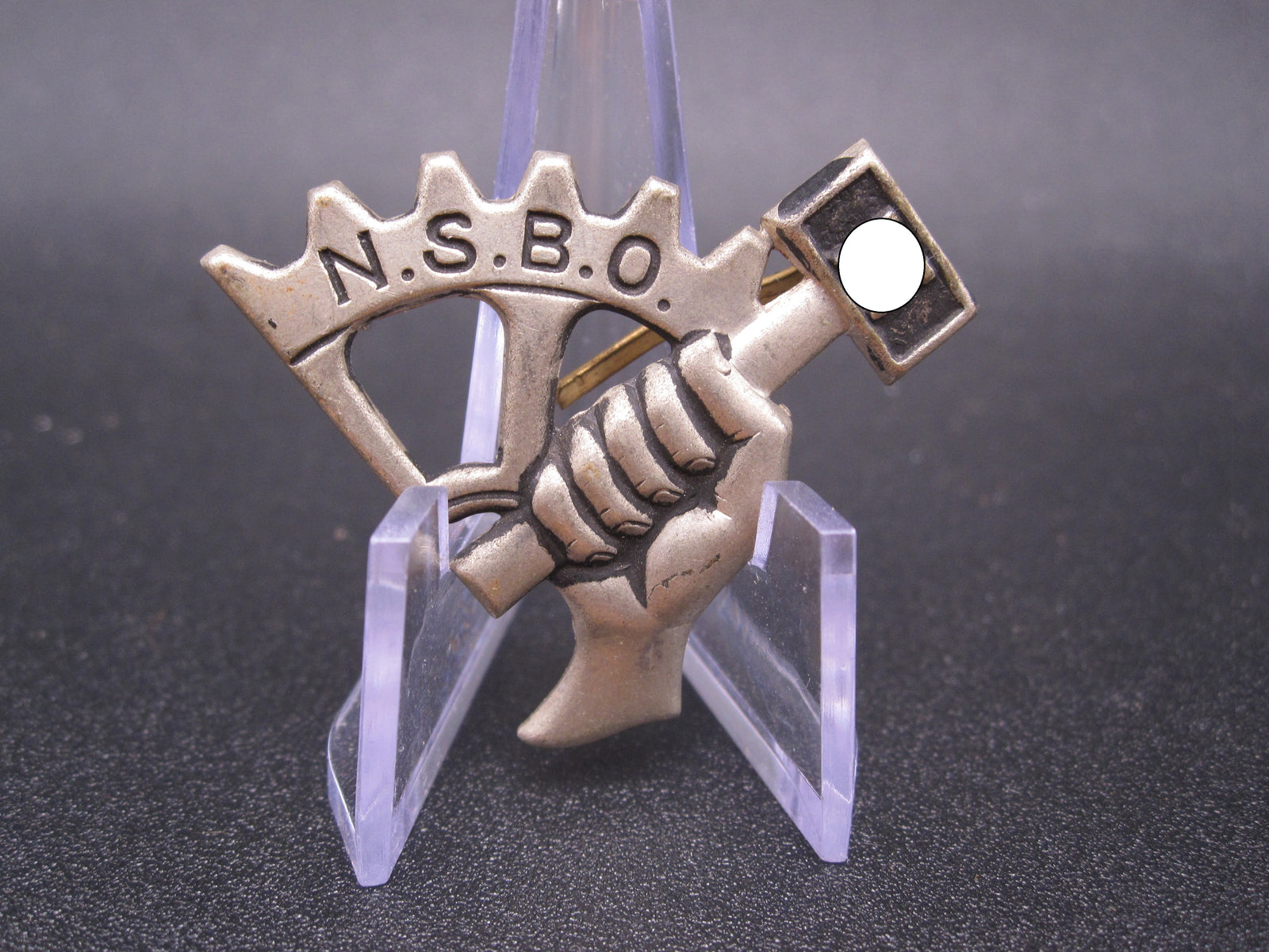 H.W.  -  -  Mützenabzeichen NS- Betriebszellen Organisation (NSBO) Mint Condition