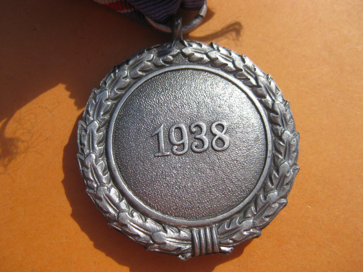 Luftschutz Ehrenzeichen 2.Stufe Medaille von 1938     H.W.