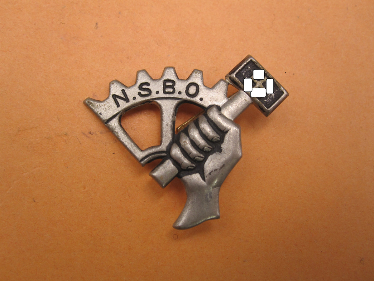H.W.  -  -  Mützenabzeichen NS- Betriebszellen Organisation (NSBO) Mint Condition