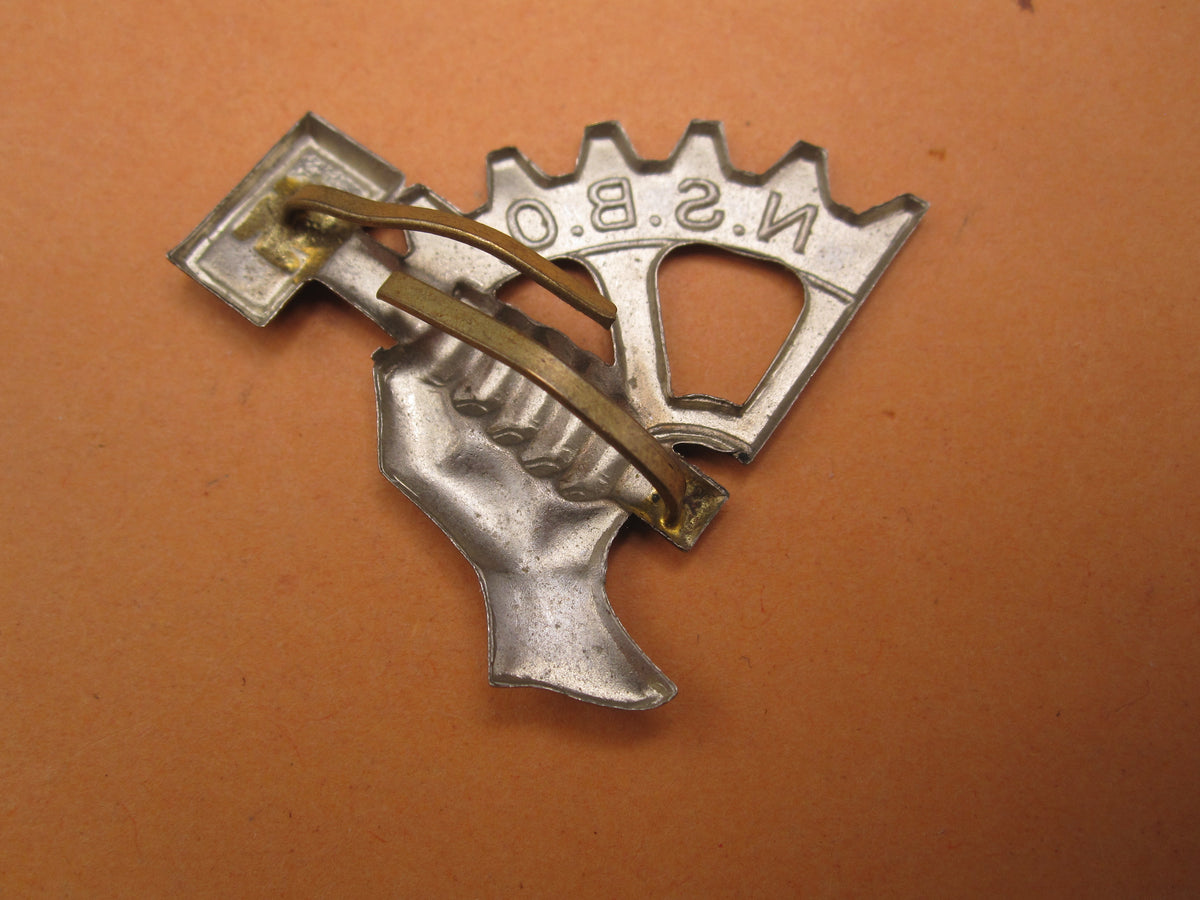 H.W.  -  -  Mützenabzeichen NS- Betriebszellen Organisation (NSBO) Mint Condition