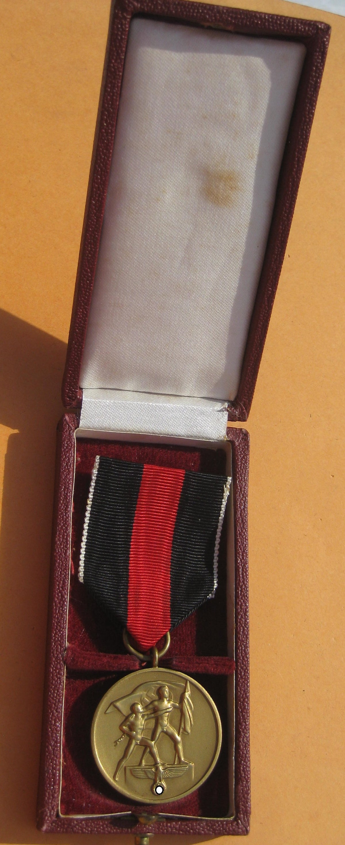 Medaille zur Erinnerung an den 1. Oktober 1938 / Oktobermedaille Sudetenmedaille im Verleihungsetui