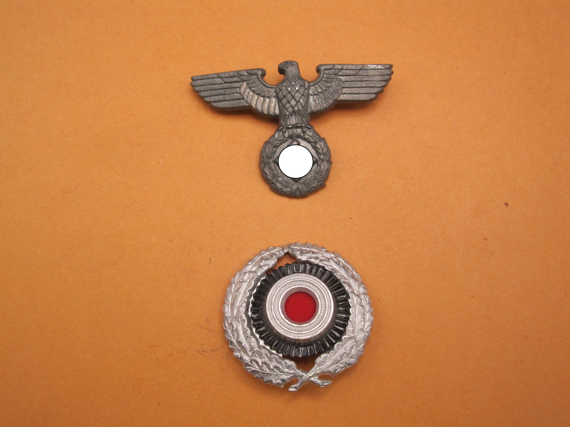 H.W.  -  -  SET Mützenadler & Eichenlaubkranz für Reichspost Mint Condition