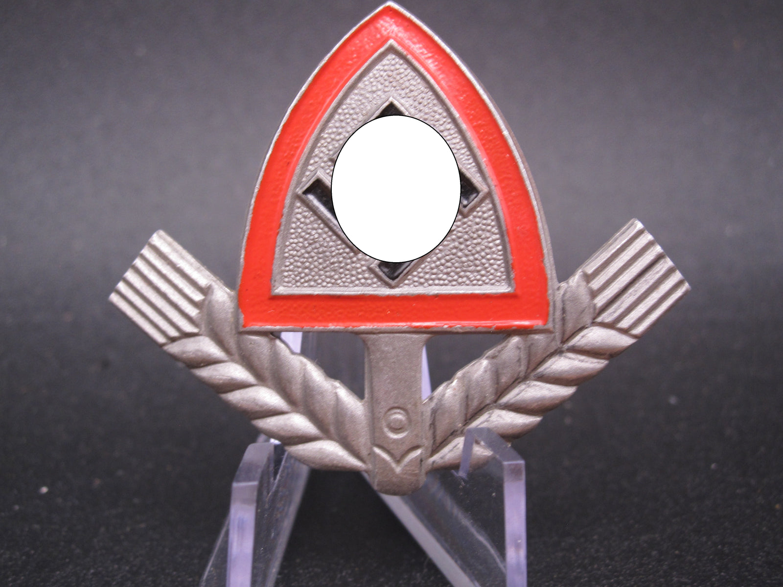 H.W.  -  -  Mützenabzeichen Reichsarbeitsdienst (RAD) für Mannschaften Mint Condition