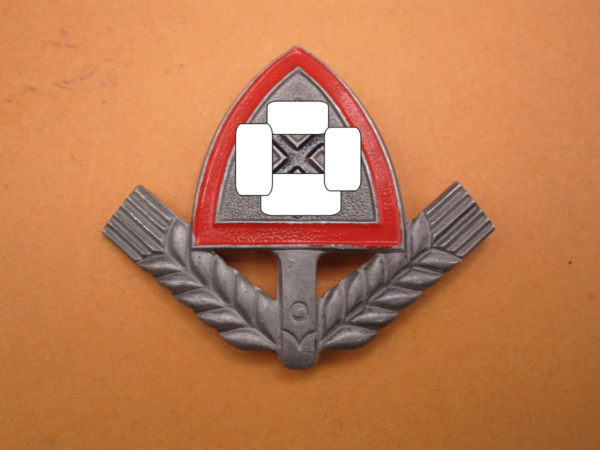 H.W.  -  -  Mützenabzeichen Reichsarbeitsdienst (RAD) für Mannschaften Mint Condition