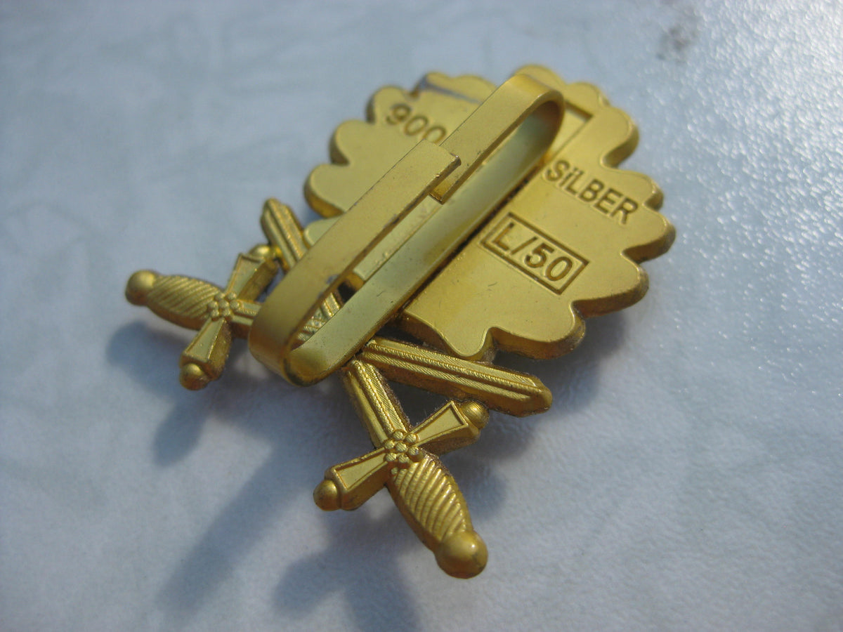 H.W.   -   -   Eichenlaub mit Schwerten zum Ritterkreuz des Eisernen Kreuzes 1939 - Sammleranfertigung-  !!!!