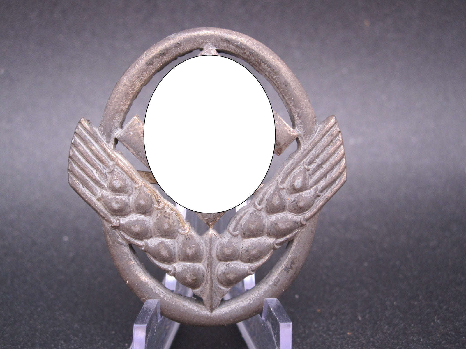 H.W.  -  -  Hutabzeichen RAD weibliche Jugend Reichsarbeitsdienst (RADwJ)