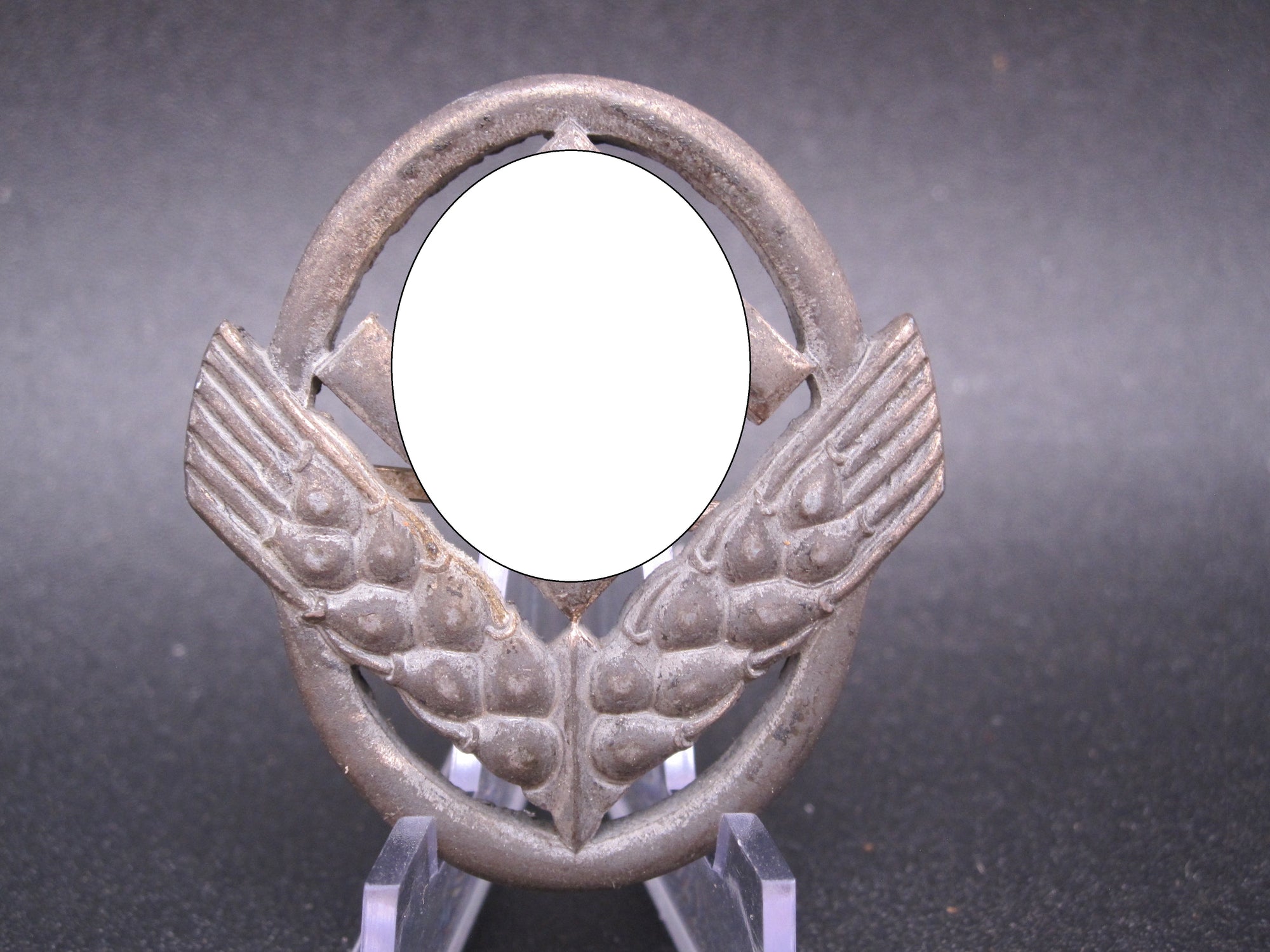 H.W.  -  -  Hutabzeichen RAD weibliche Jugend Reichsarbeitsdienst (RADwJ)