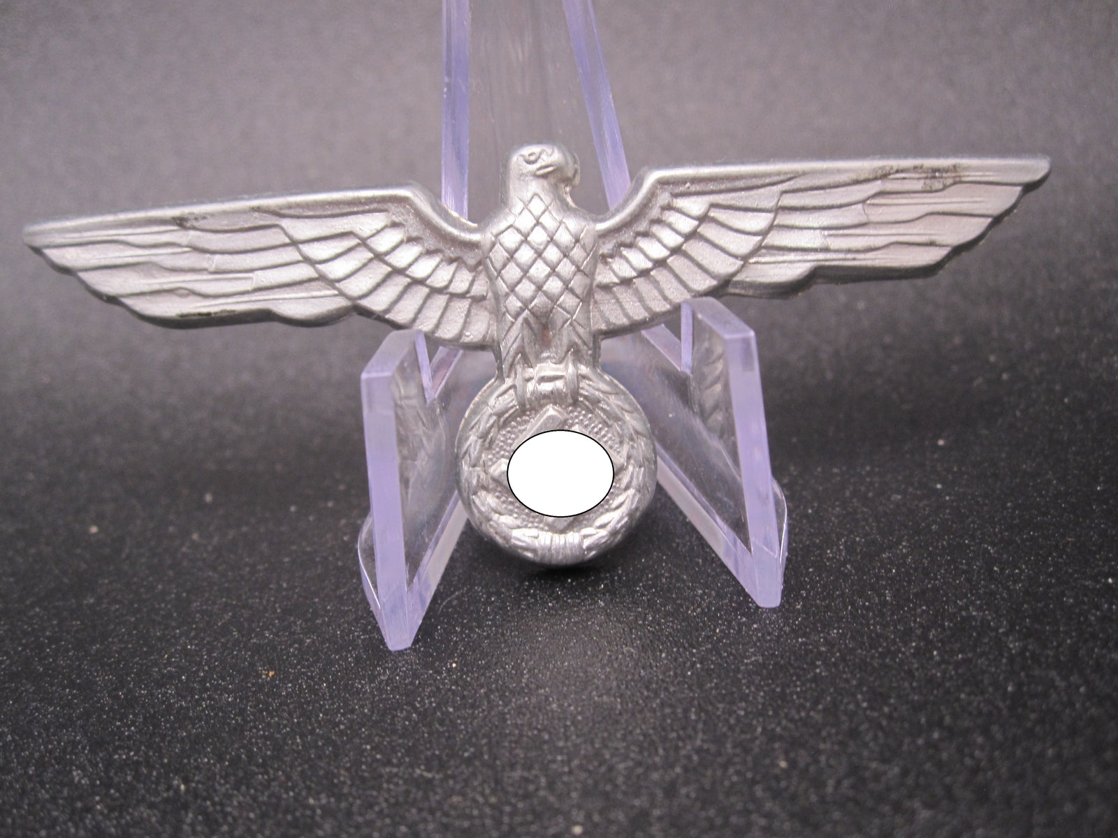 H.W.    -   -    Mützenadler Heer