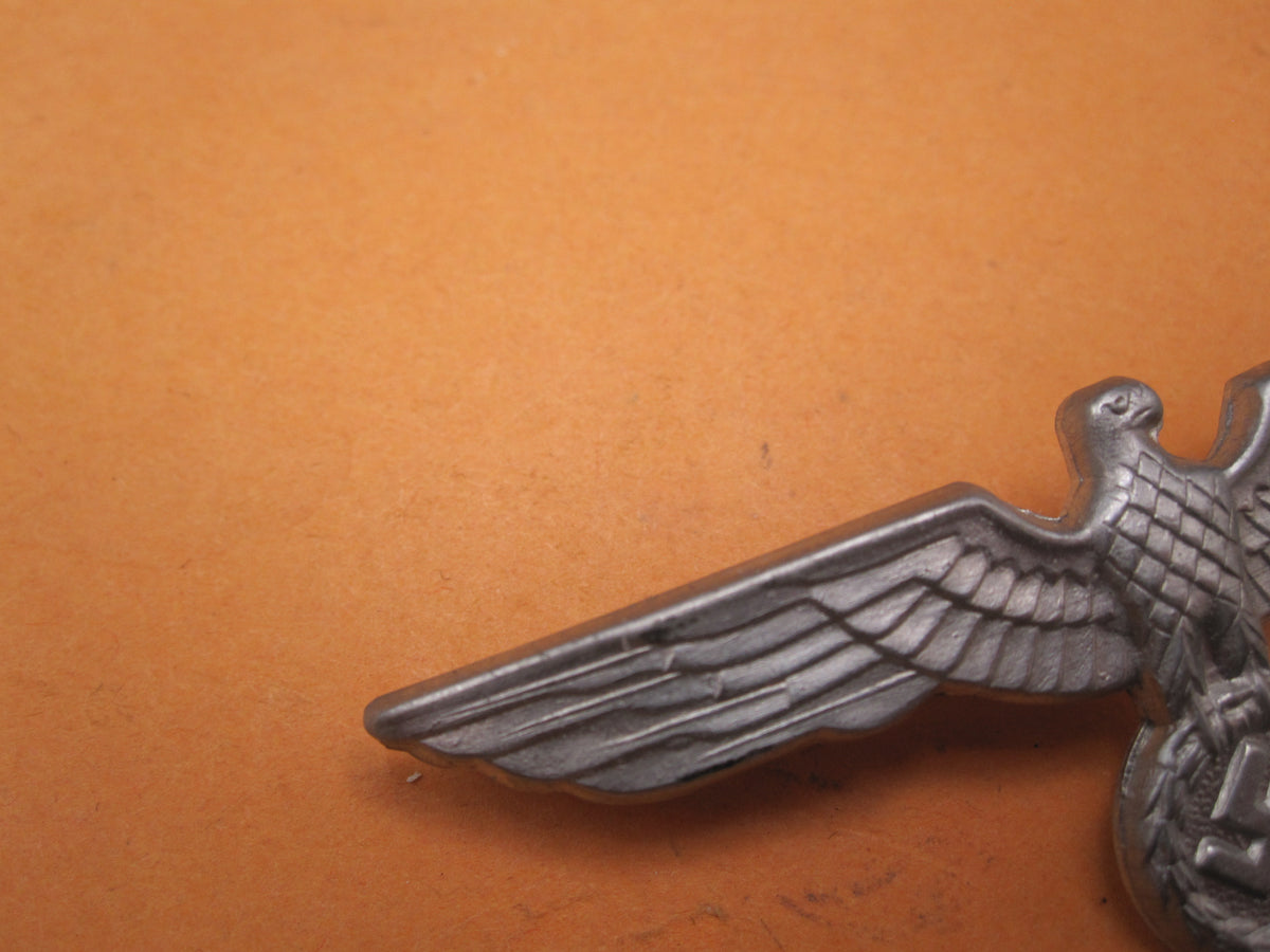 H.W.    -   -    Mützenadler Heer