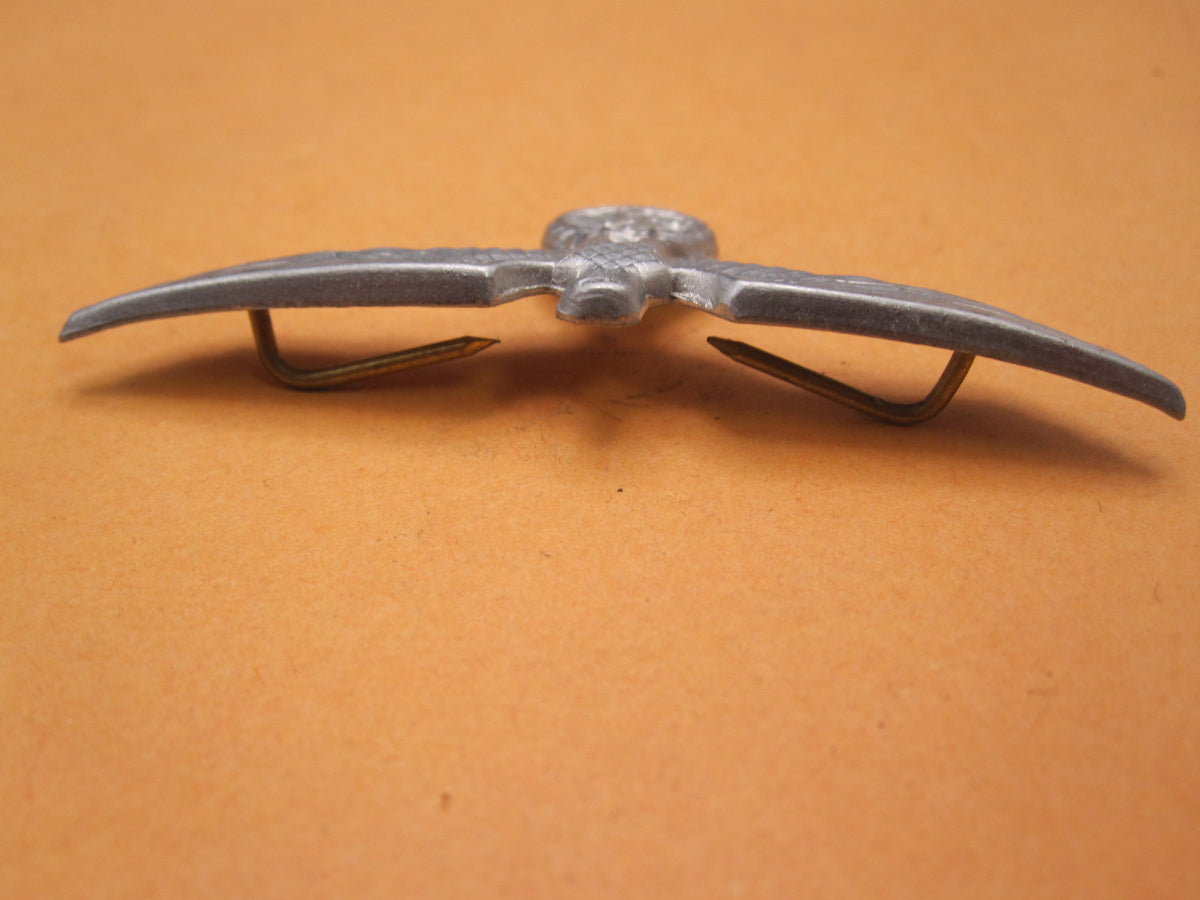 H.W.    -   -    Mützenadler Heer