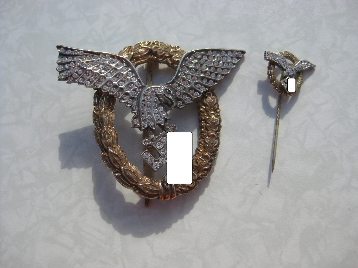 H.W. Set von Flugzeugführerabzeichen in Gold mit Brillanten -Sammleranfertigung-