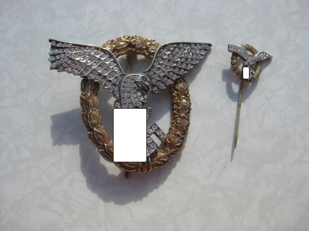 H.W. Set von Flugzeugführerabzeichen in Gold mit Brillanten -Sammleranfertigung-