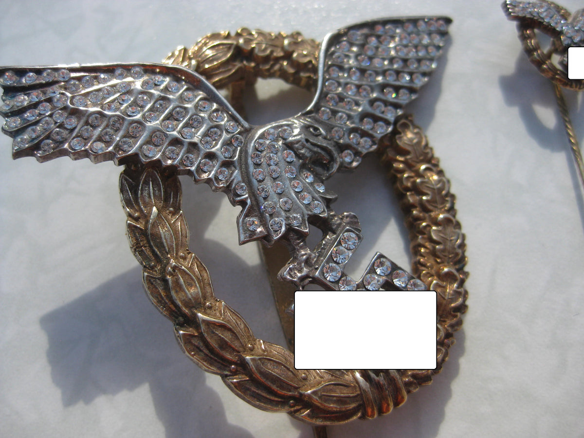 H.W. Set von Flugzeugführerabzeichen in Gold mit Brillanten -Sammleranfertigung-