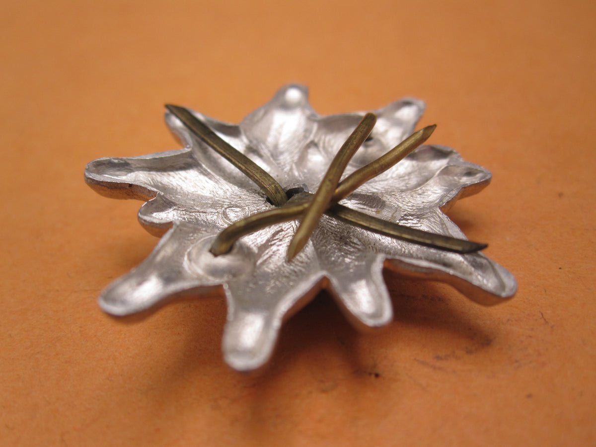 H.W.  -   -  Gebirgsjäger Mützenabzeichen Wehrmacht - Heer Edelweiß