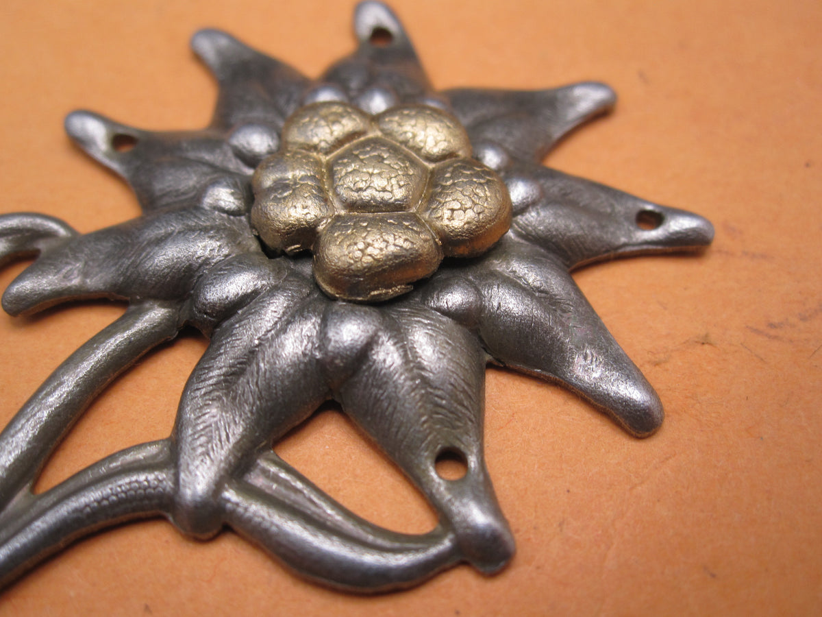 H.W.  -   -  Gebirgsjäger Mützenabzeichen Wehrmacht - Heer Edelweiß für die Bergmütze