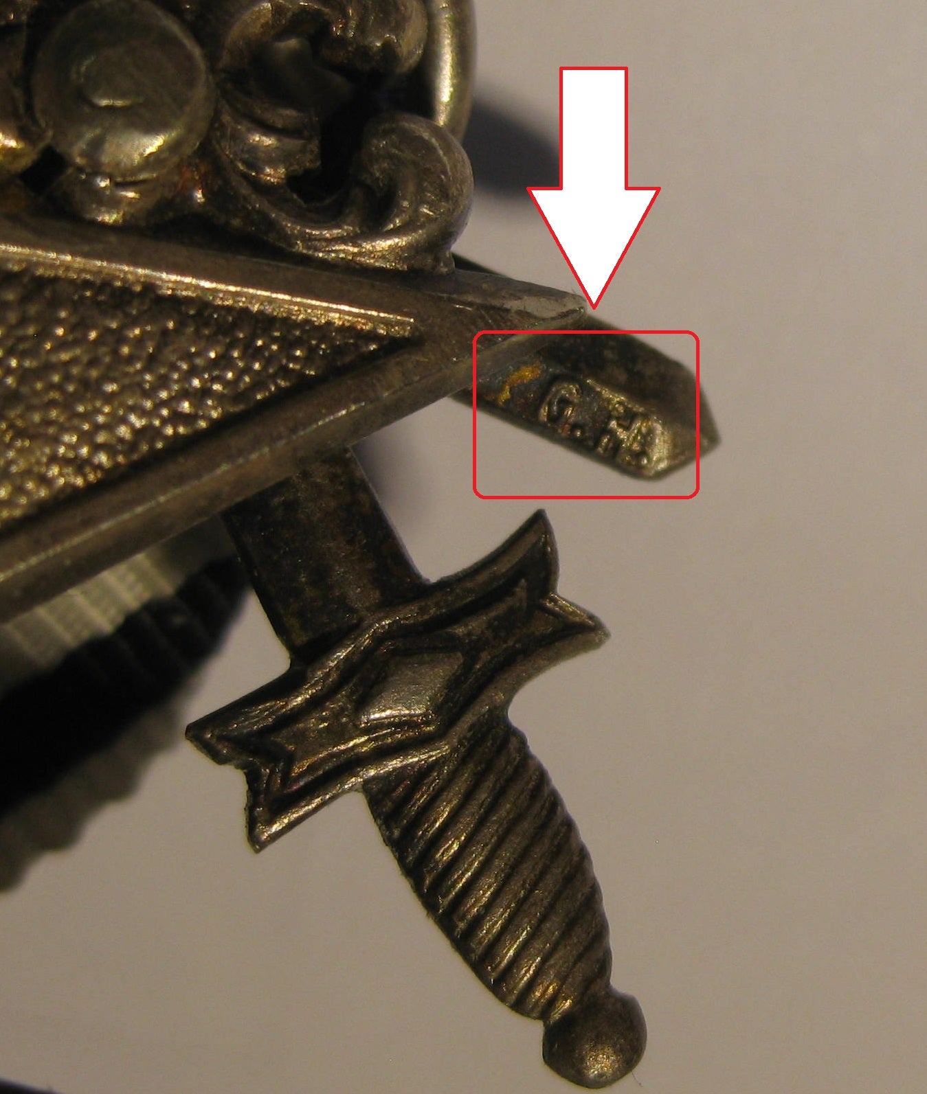 H.W.  -  -        BAYERN Königreich bayrisches Militärverdienstkreuz 2.Klasse mit Schwertern (MVK) 1866-1918 Hersteller: HEMMERLE