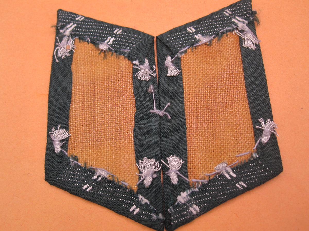 H.W.  -   -     Kragenspiegel für Offizier der Wehrmacht Heer MINT CONDITION