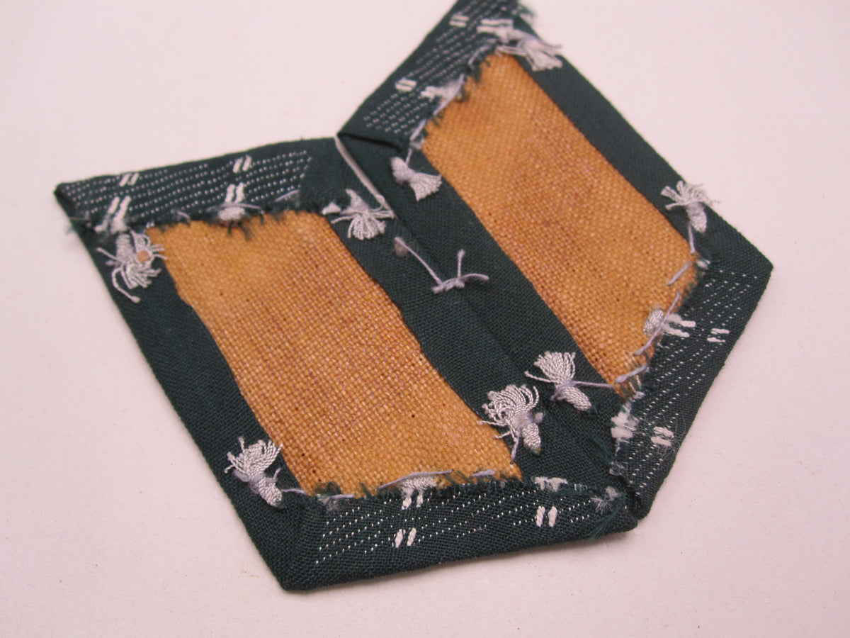 H.W.  -   -     Kragenspiegel für Offizier der Wehrmacht Heer MINT CONDITION