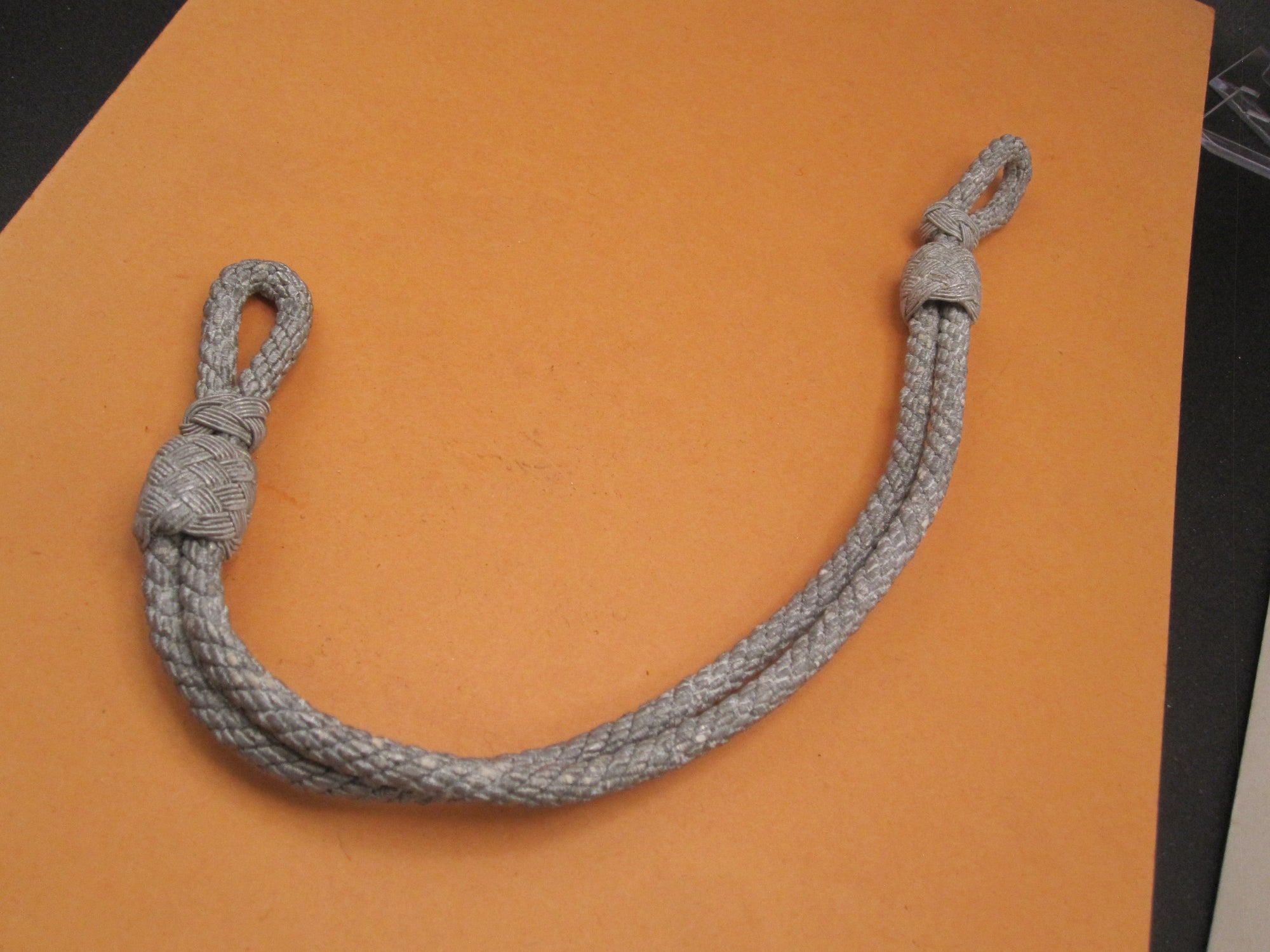 H.W.  -  -  Mützenkordel für Schirmmütze Wehrmacht