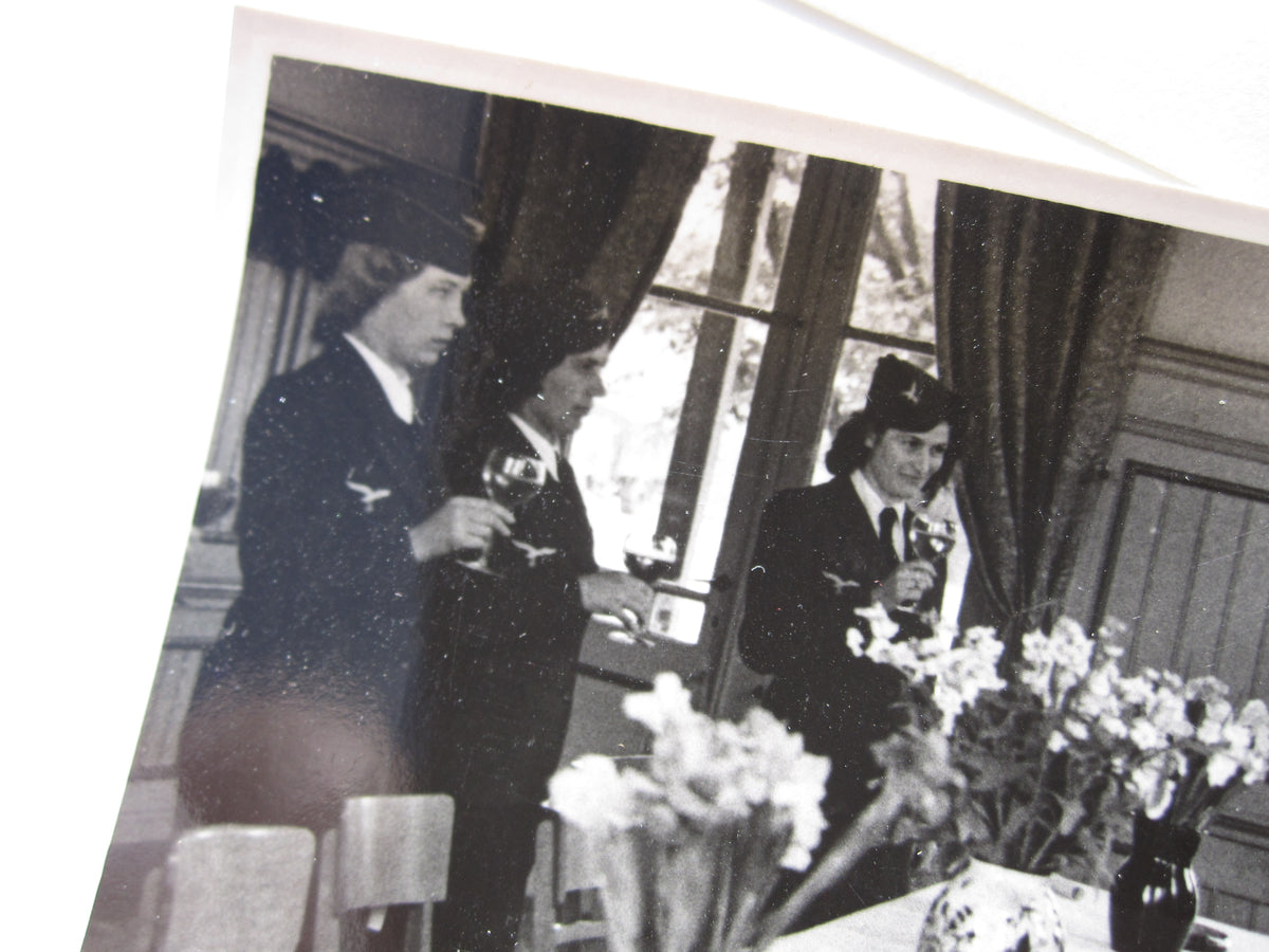 Original Fotos Verleihung KVK an weibliches Luftwaffenpersonal!