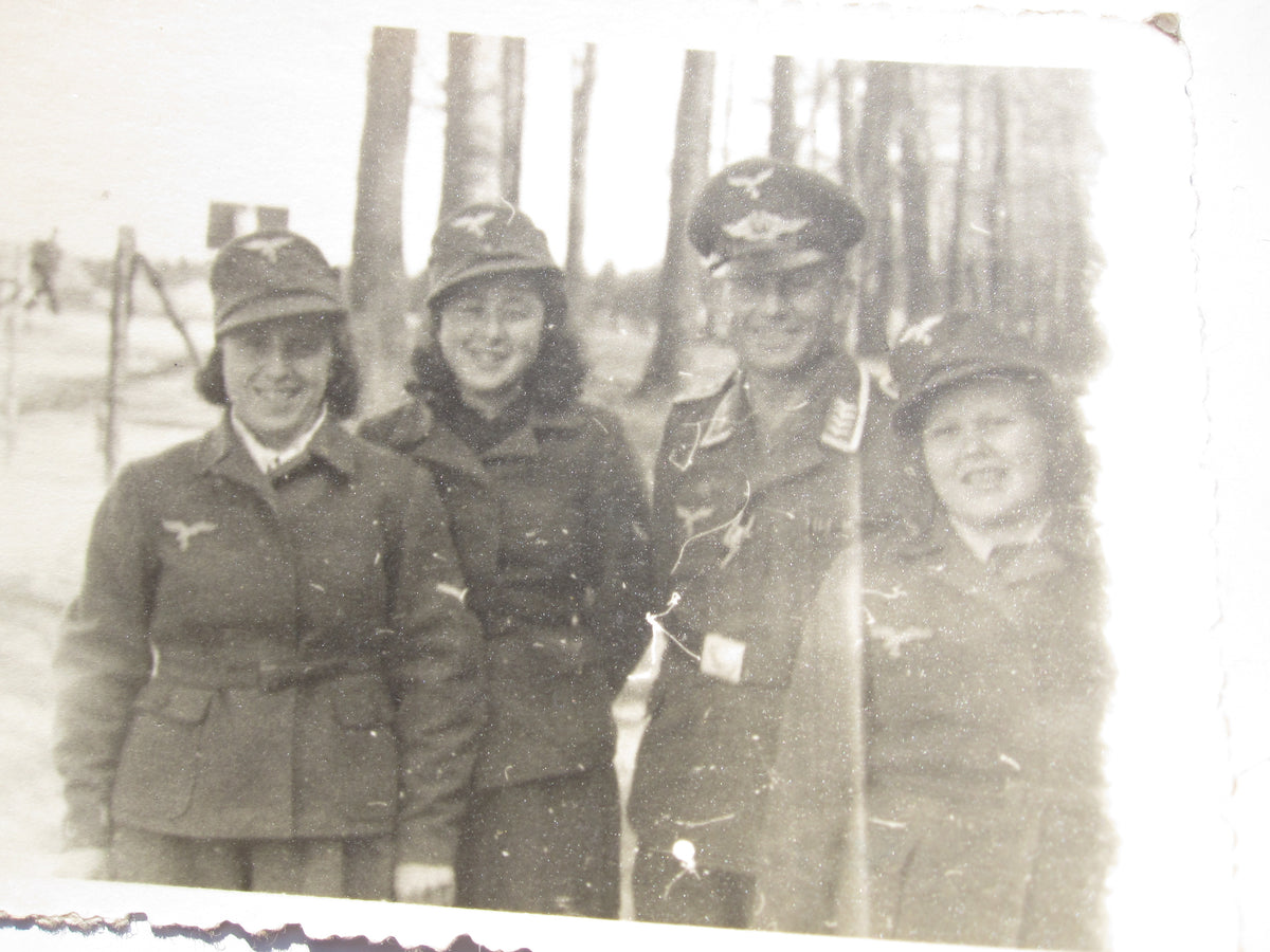 4 Original Fotos weibliches Luftwaffenpersonal!