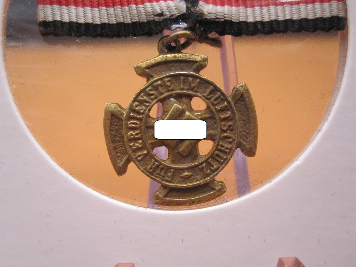 H.W.  -  - Miniatur Kreuz für Verdienste im Luftschutz Ehrenzeichen 1.Klasse  1938