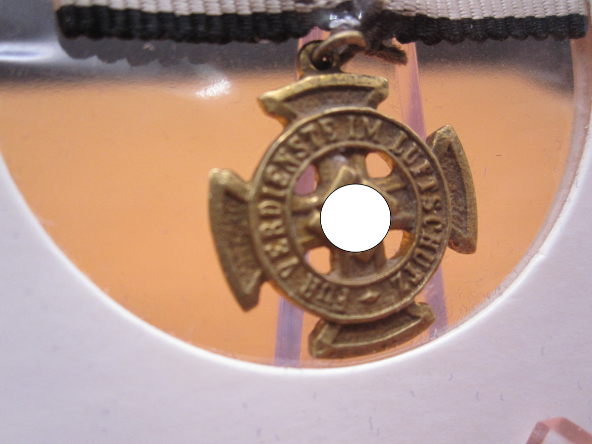 H.W.  -  - Miniatur Kreuz für Verdienste im Luftschutz Ehrenzeichen 1.Klasse  1938