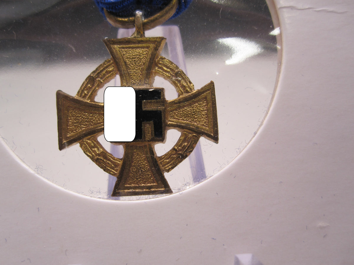 H.W.  -  - Miniatur Kreuz für 40 Jahre Treue Dienste