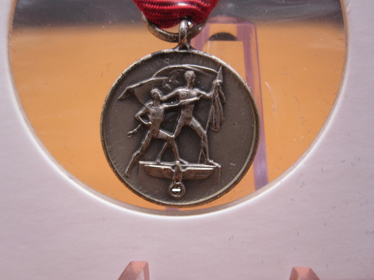 H.W.  -  - Miniatur Medaille zur Erinnerung an den 13. März 1938 sog. Österreichmedaille / Anschlussmedaille