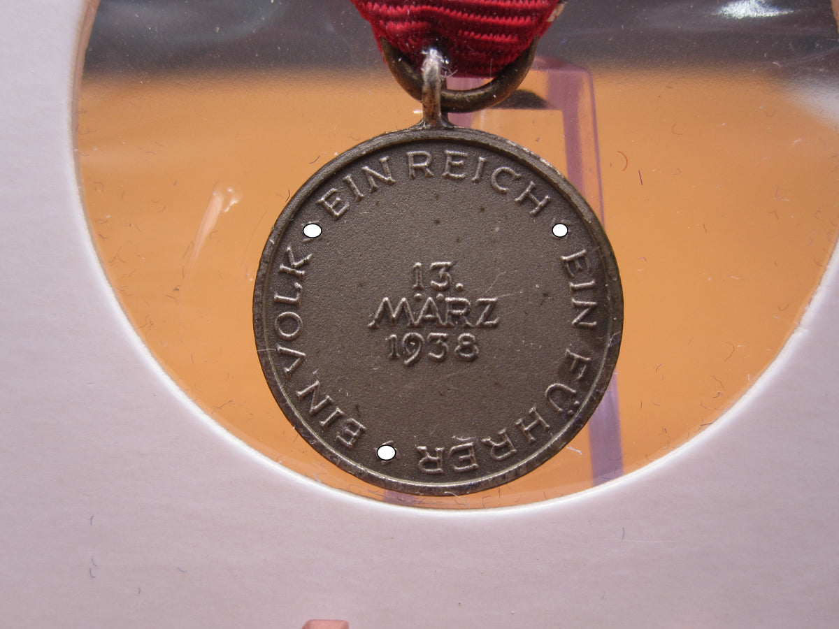 H.W.  -  - Miniatur Medaille zur Erinnerung an den 13. März 1938 sog. Österreichmedaille / Anschlussmedaille