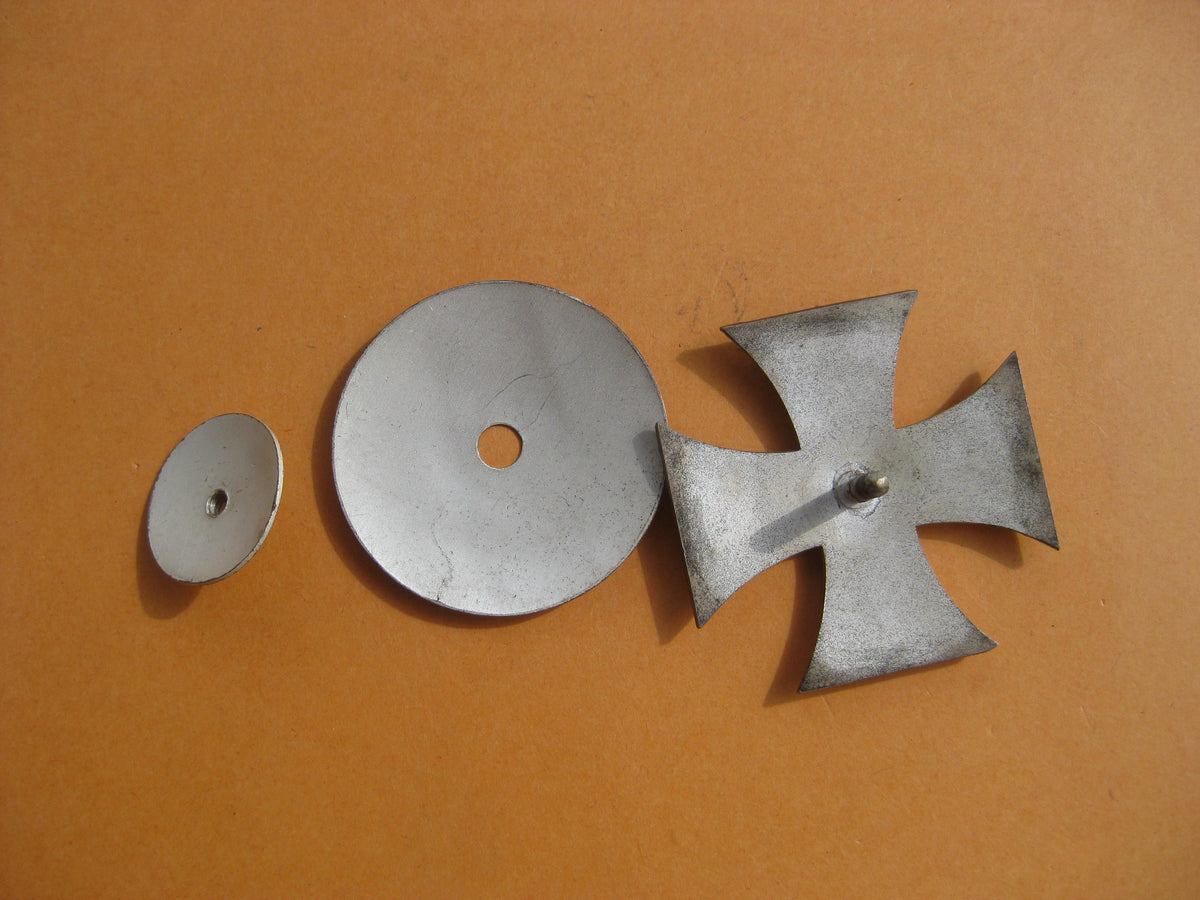 H.W. -  -  Eisernes Kreuz 1.Klasse von 1914 (EK1/14) an SCHRAUBSCHEIBE seltene Variante