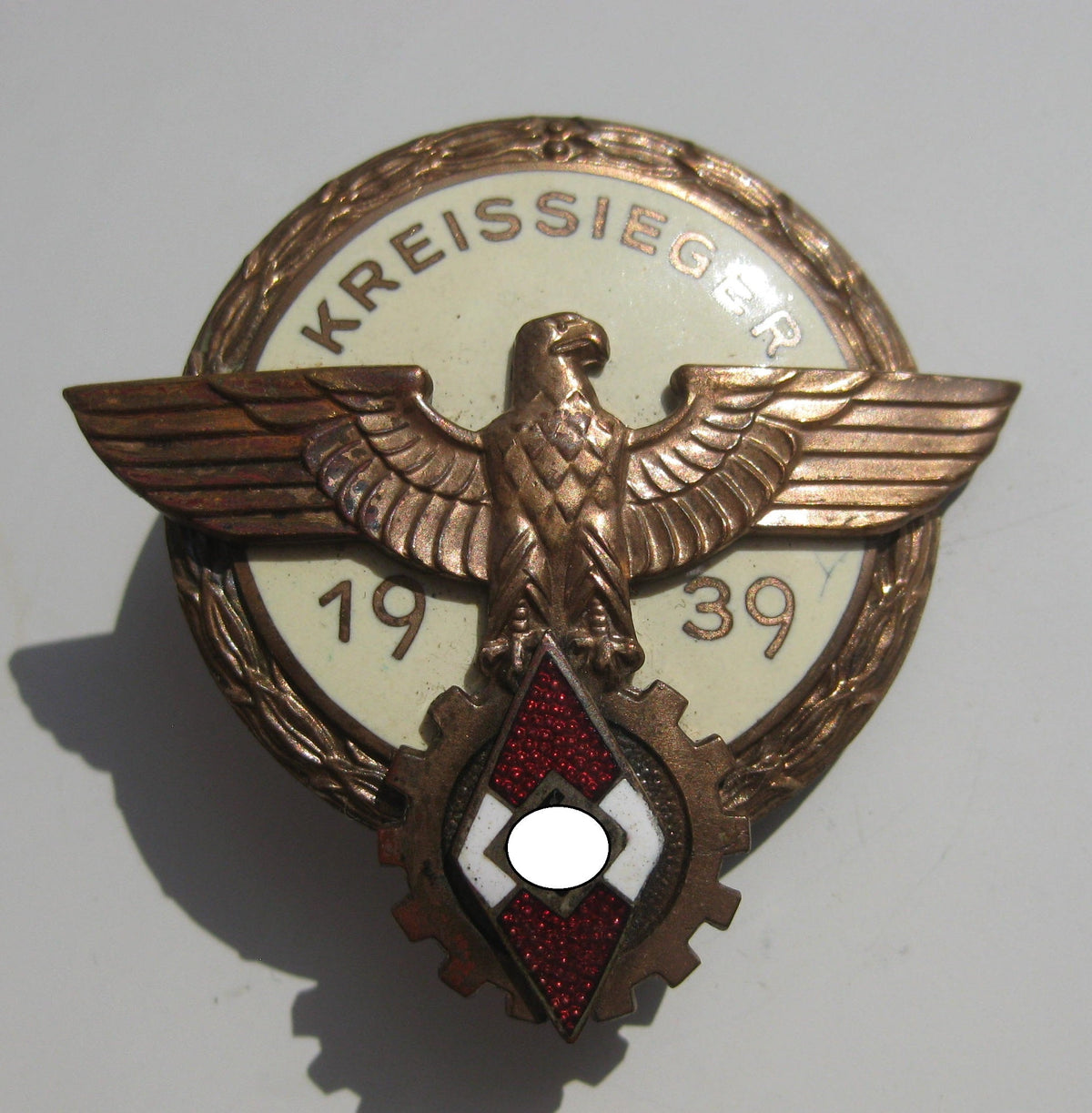 H.W.        Hitlerjugend (HJ) Reichsberufswettkampf 1939 KREISSIEGERabzeichen