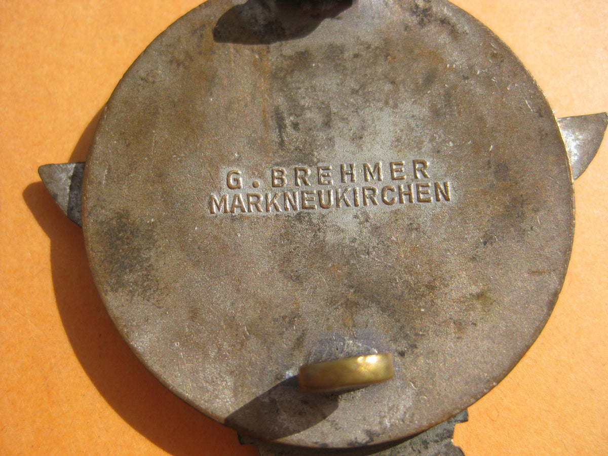 H.W.      Hitlerjugend (HJ) Reichsberufswettkampf 1939 GAUSIEGERabzeichen